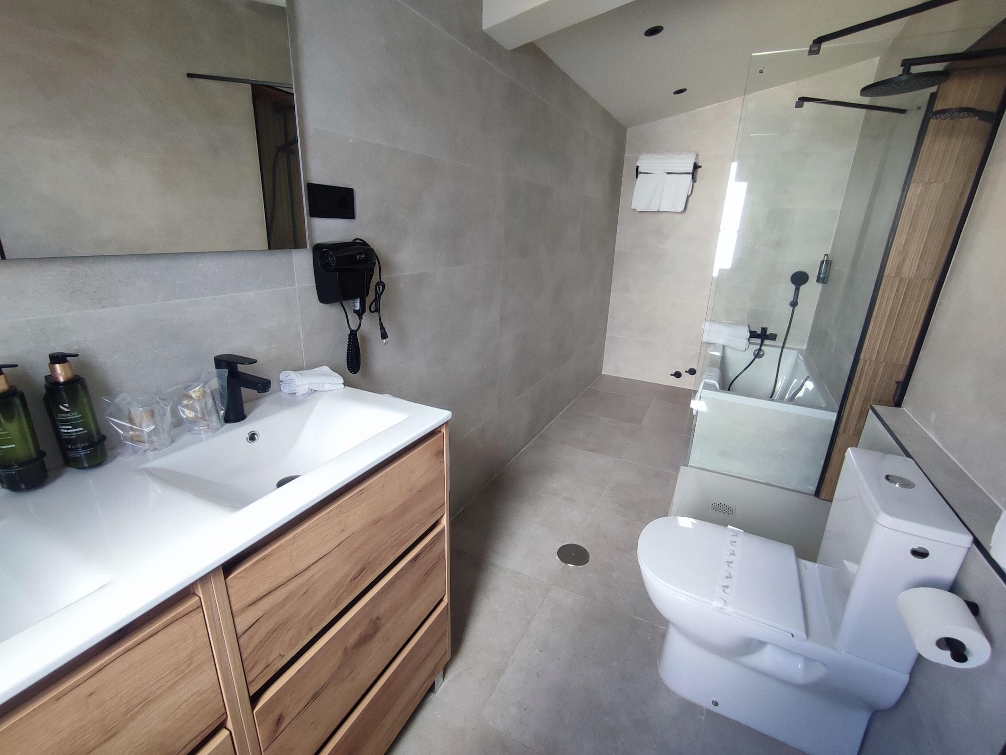 Equipamiento de Habitación HOTEL LAMAR DE SUANCES