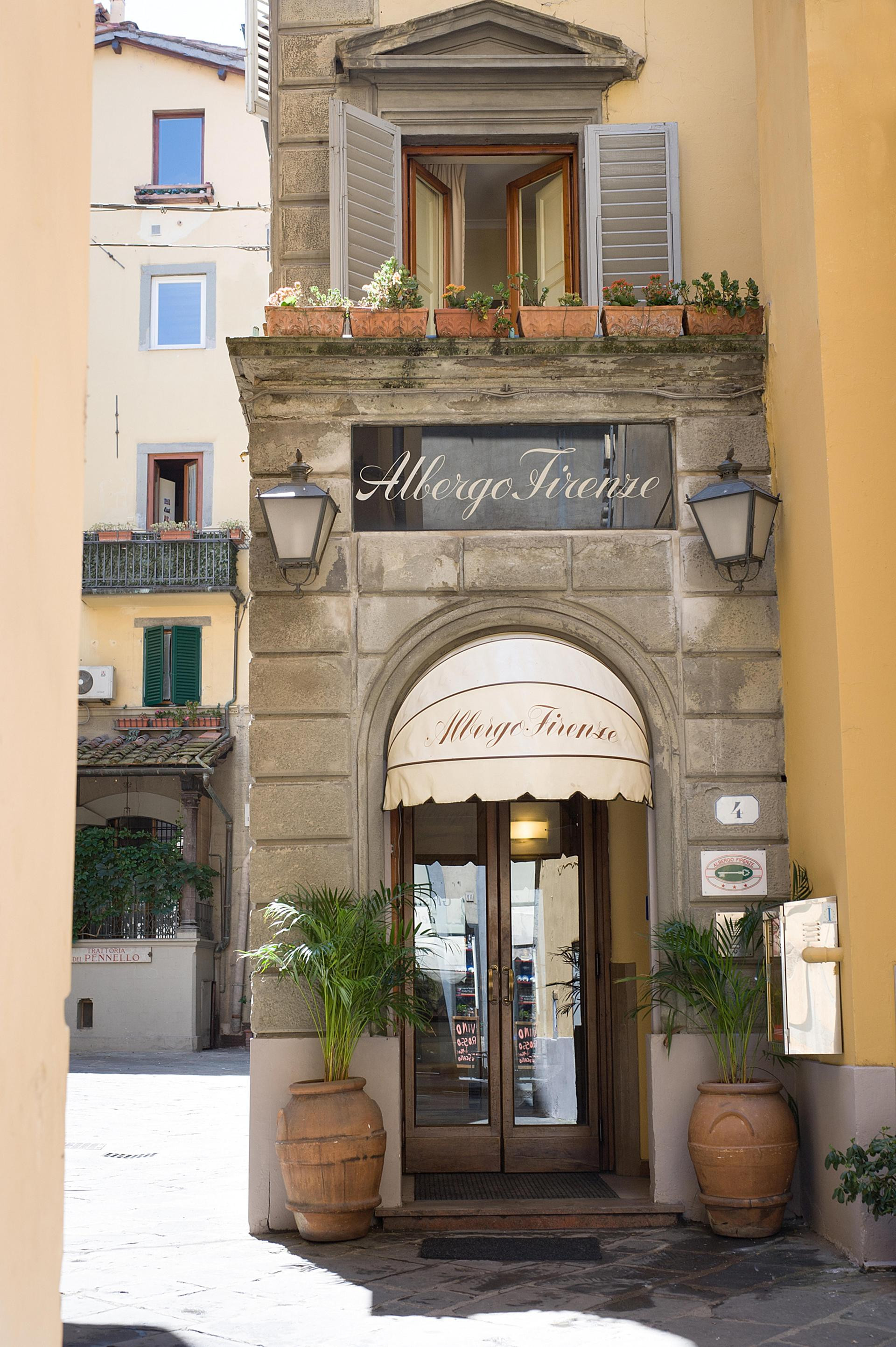 Vista Exterior Albergo Firenze