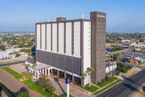 Alojamiento - DoubleTree by Hilton Laredo