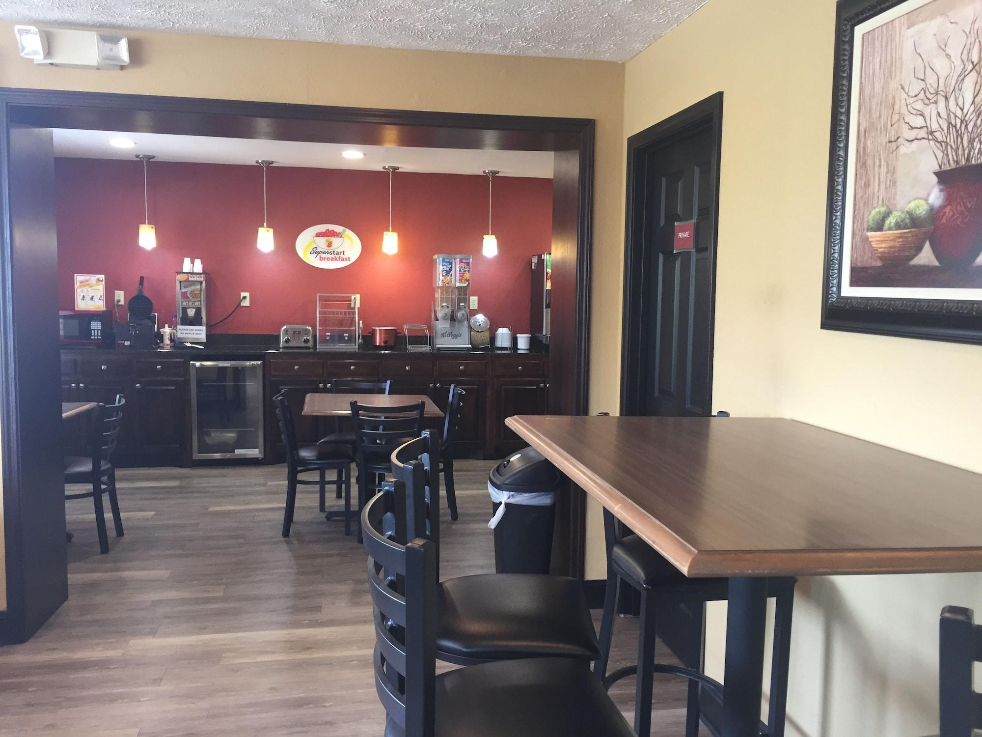 Restaurant Super 8 by Wyndham Jackson