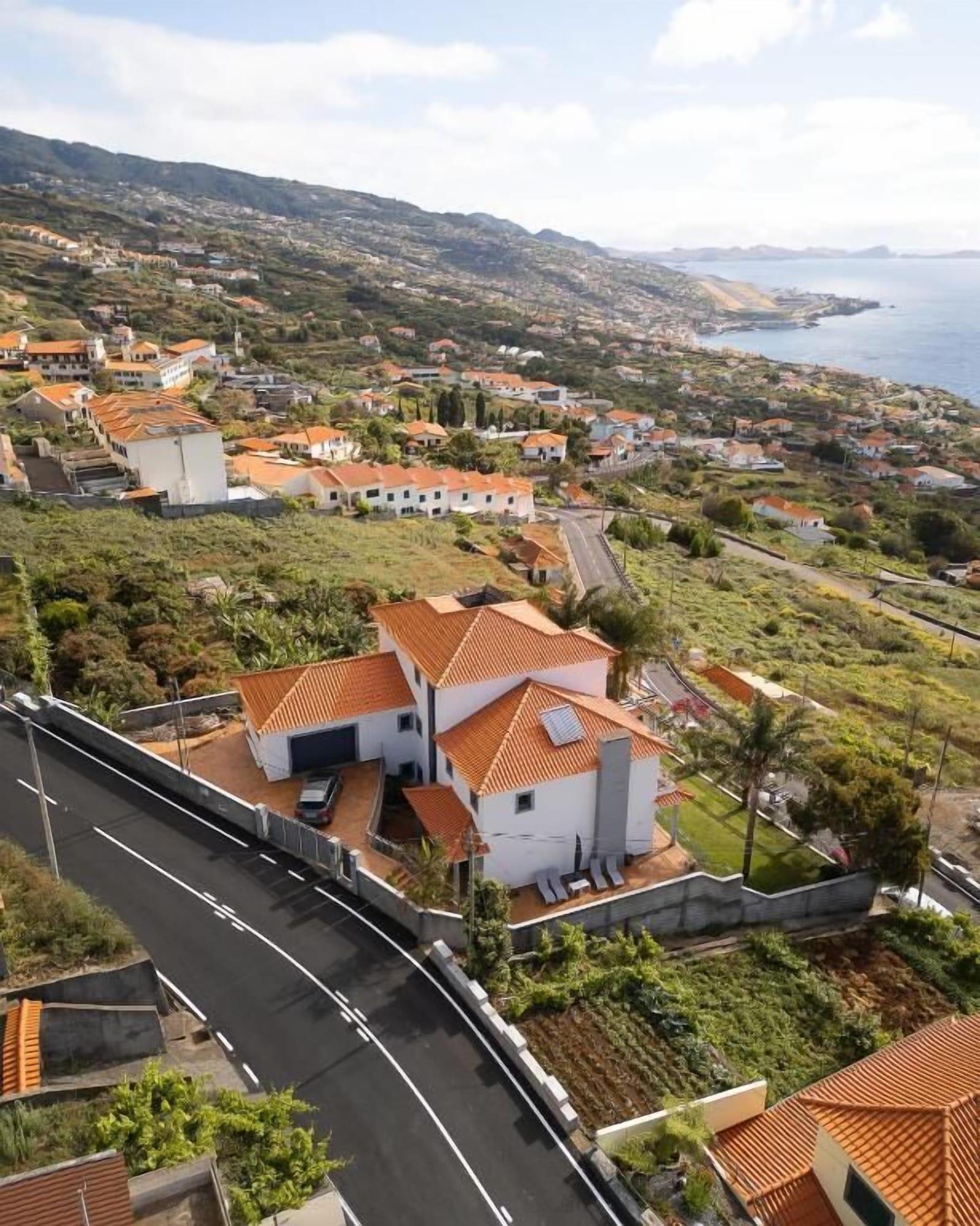 Vista Exterior Casa do Mundo Madeira