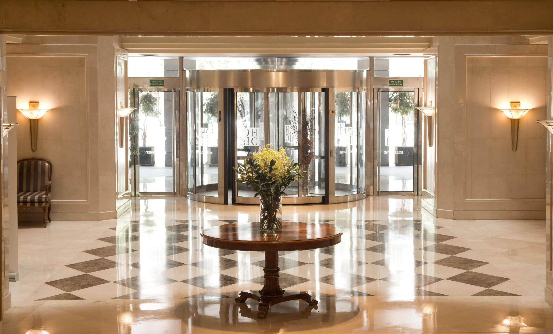 Vista Lobby Hotel Sevilla Center