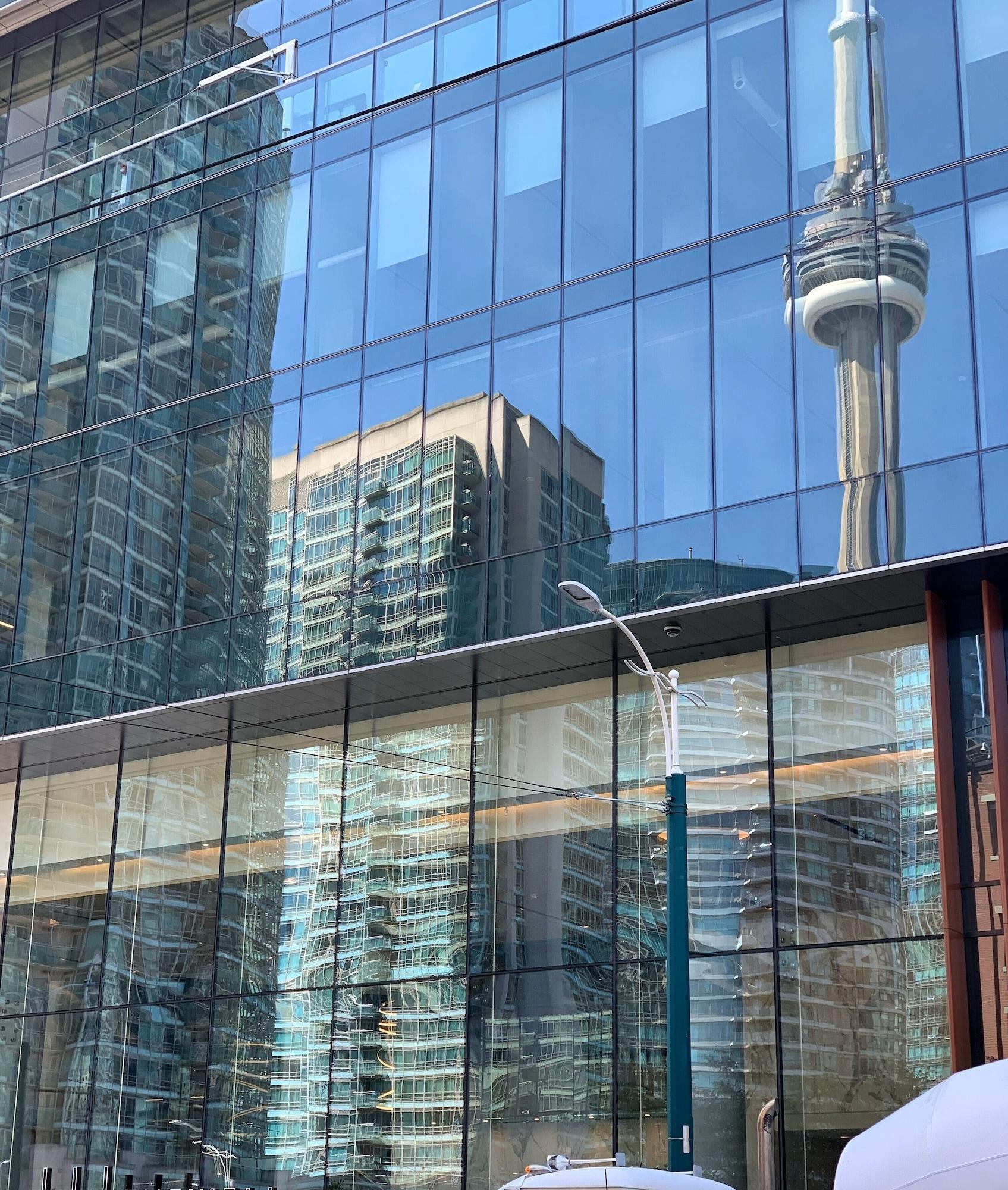 Vista Exterior Entertainment District Suites & Towers Toronto
