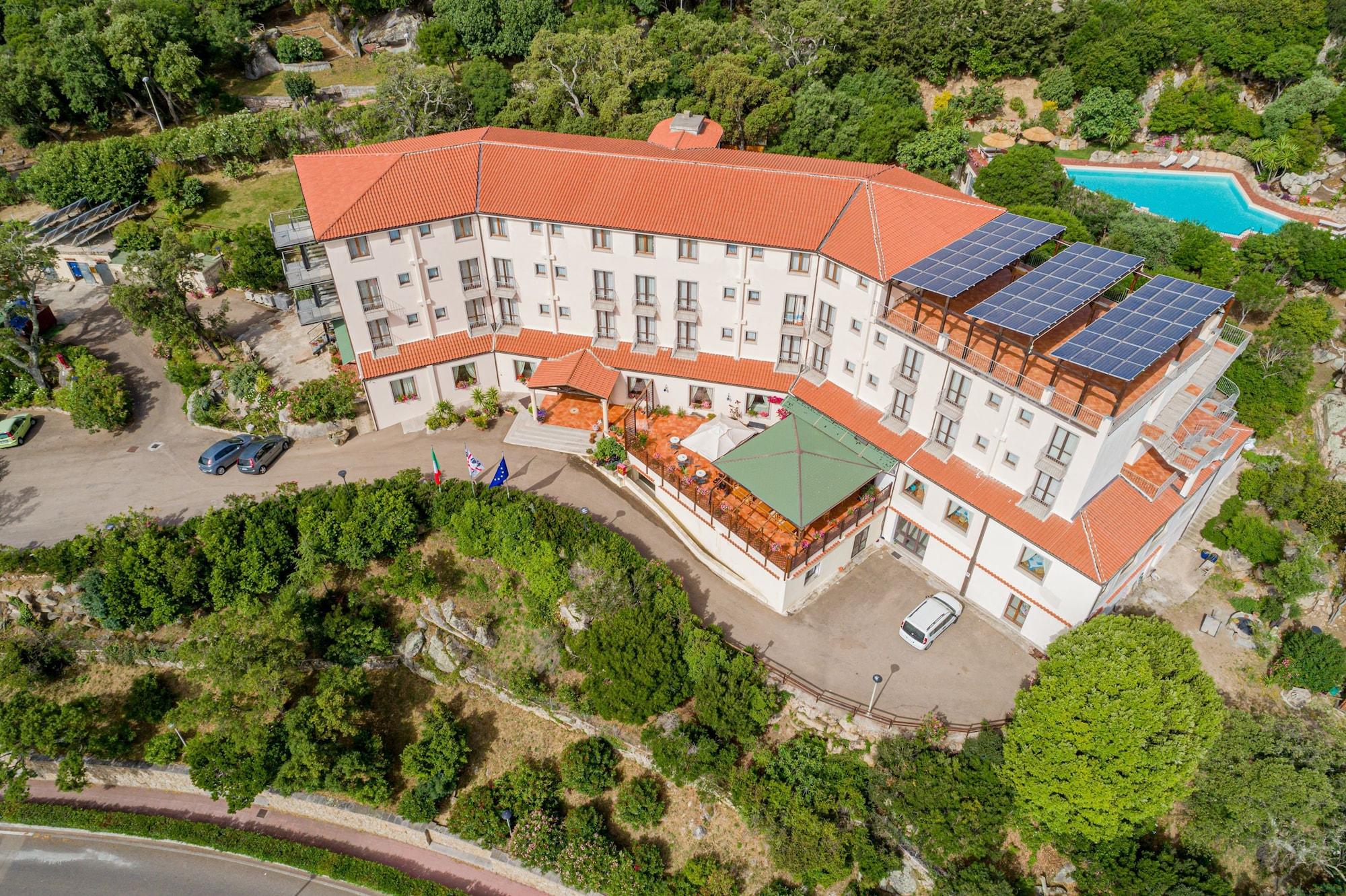 Vista Exterior Hotel San Trano