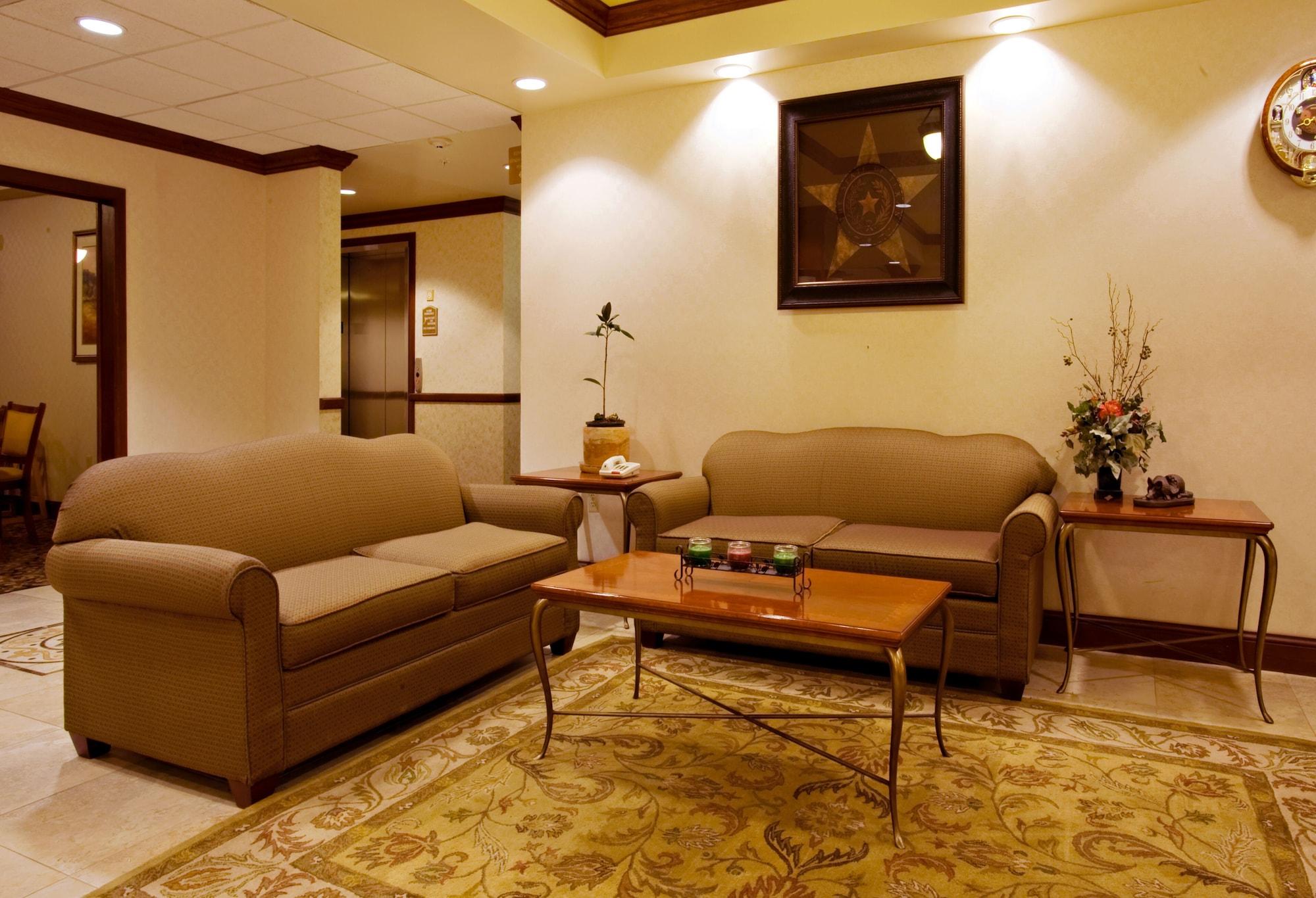 Vista Lobby Holiday Inn Express & Suites Levelland by IHG