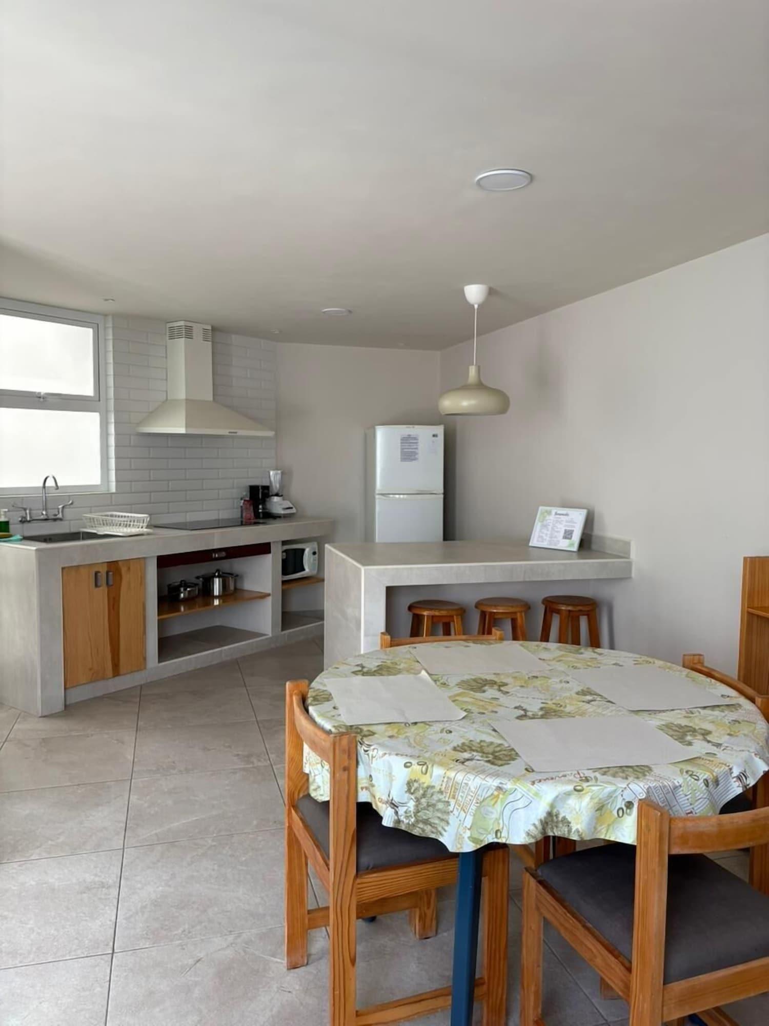 Equipamiento de Habitación Privada 400 Casas & Suites