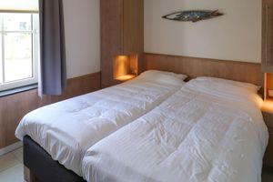 Alquiler Vacacional - Luxury Villa with Sauna & Hot Tub at Lake