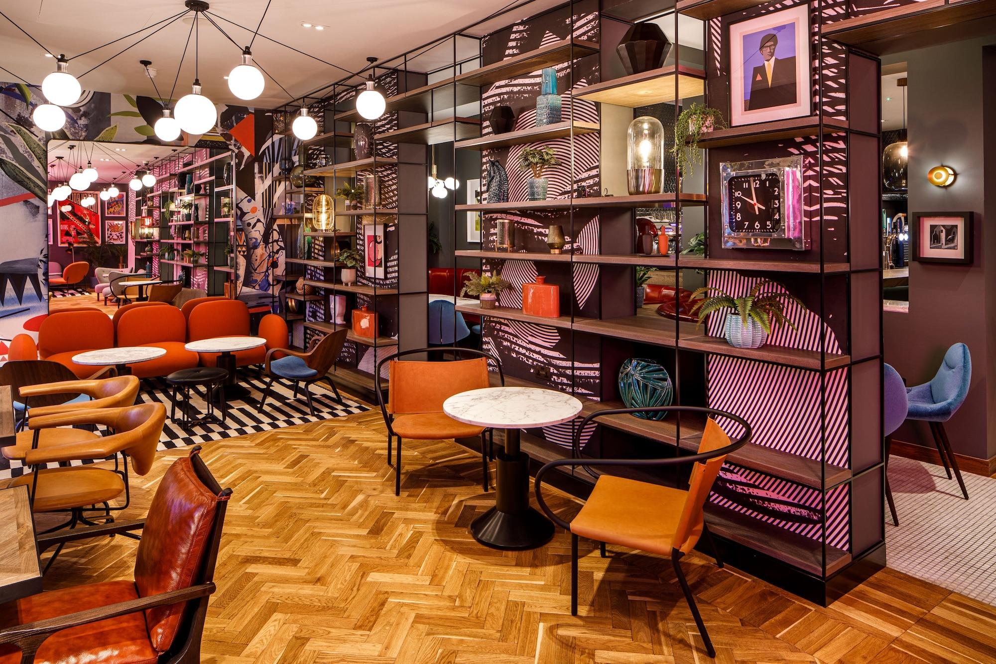 Vista Lobby ibis Styles Edinburgh Centre St Andrew Square