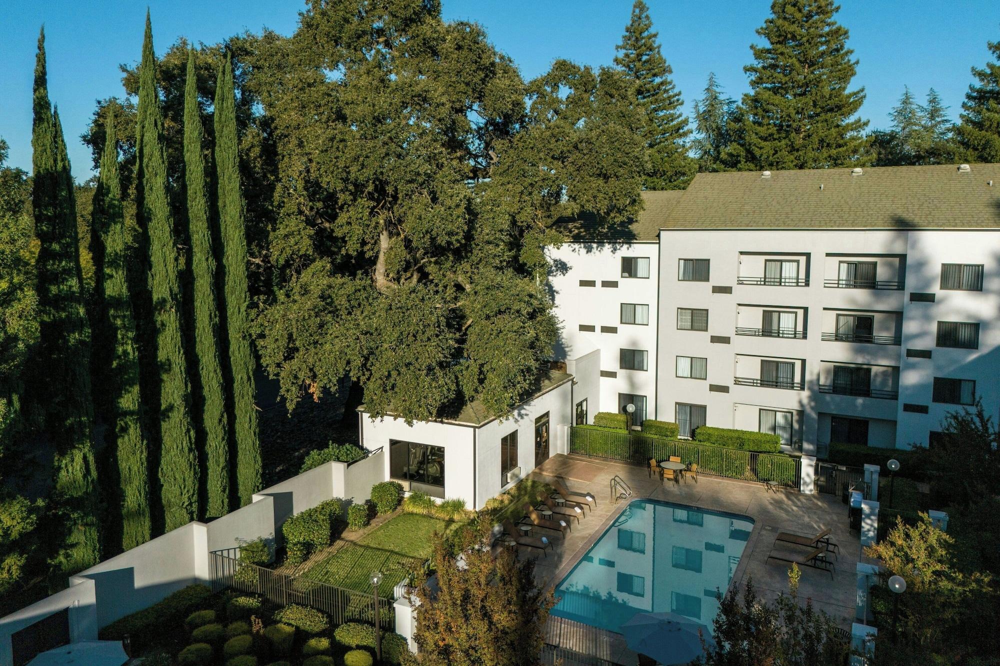 Vista Exterior Courtyard by Marriott Sacramento Airport Natomas