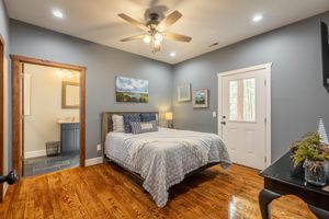 Alquiler Vacacional - Loving Lake Life - Waterfront Home on Lake James with Dock!
