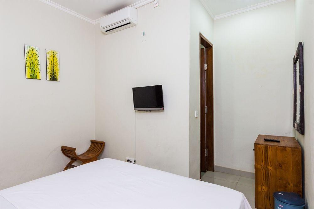 Habitación RedDoorz @ Poppies Lane Two