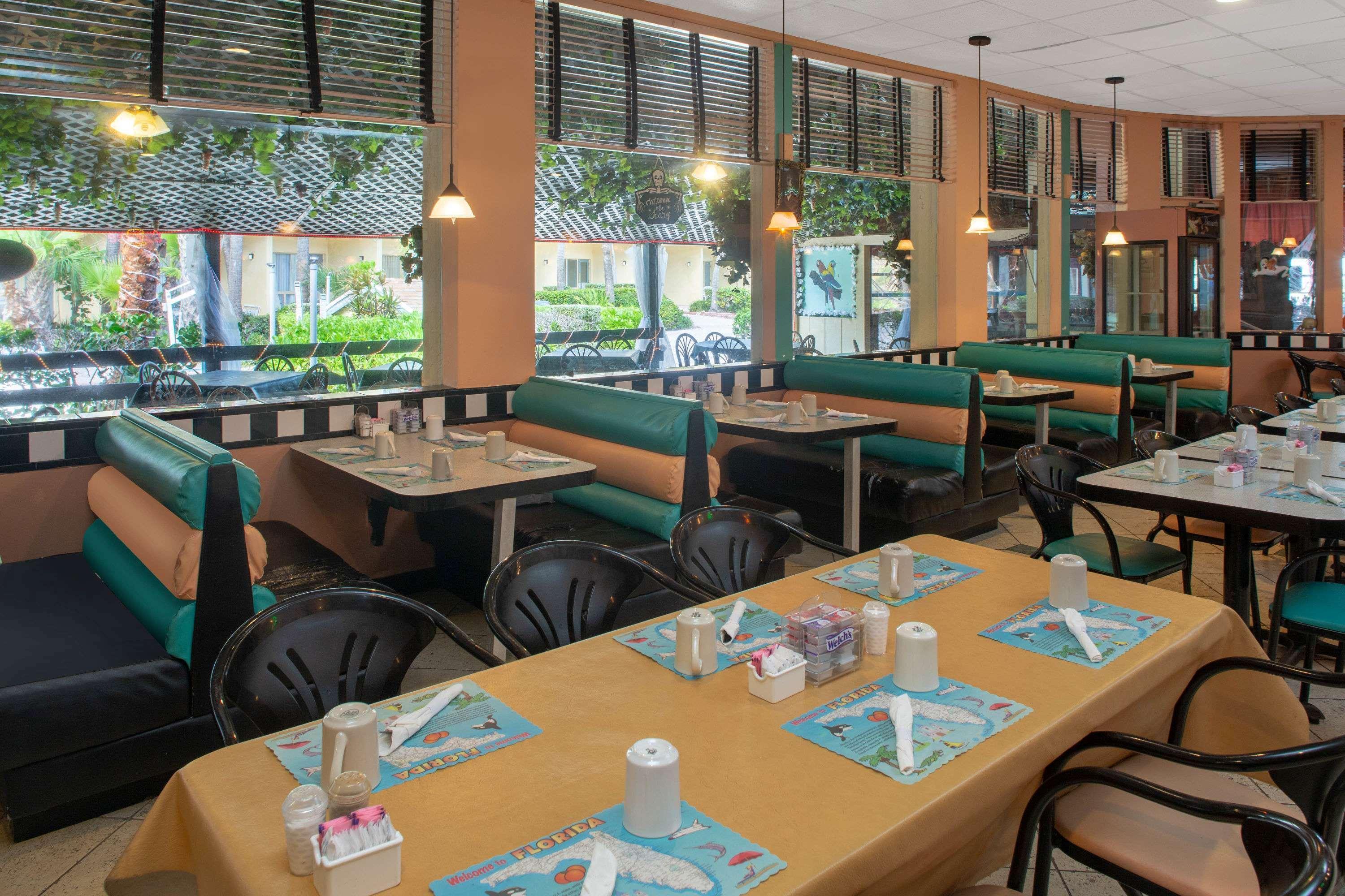 Restaurant Thunderbird Beach Hotel