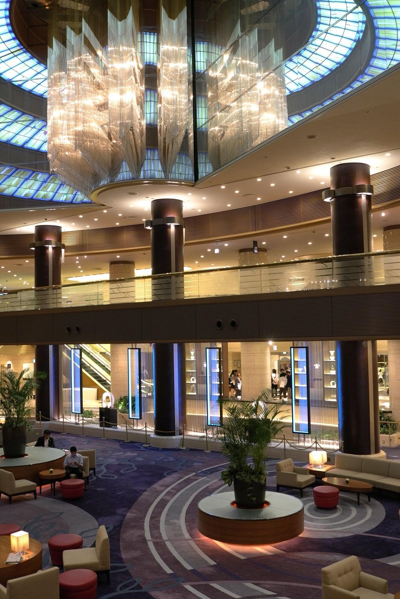 Vista Lobby Kobe Portopia Hotel