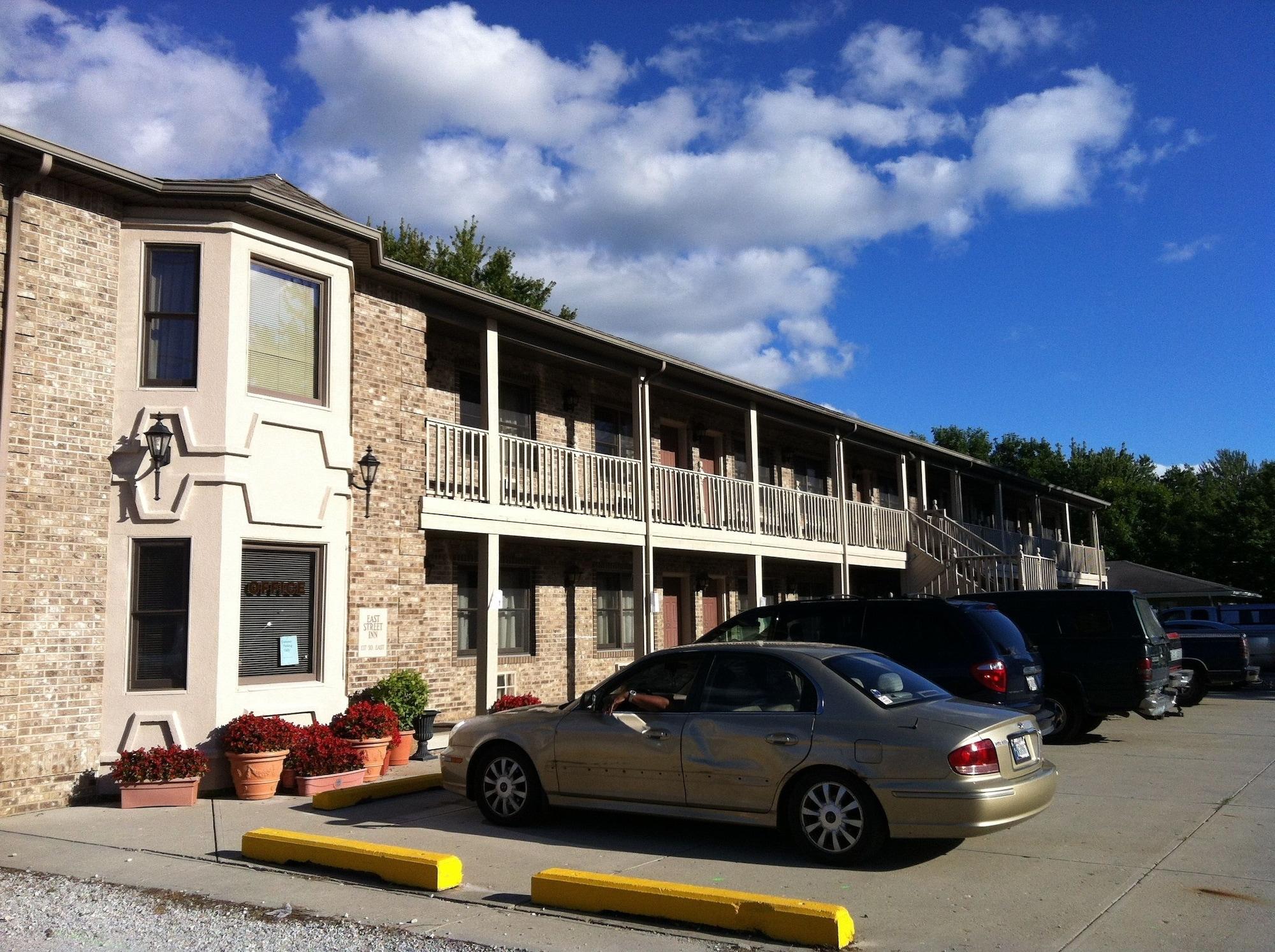 Vista Exterior East Street Inn & Suites Tipton