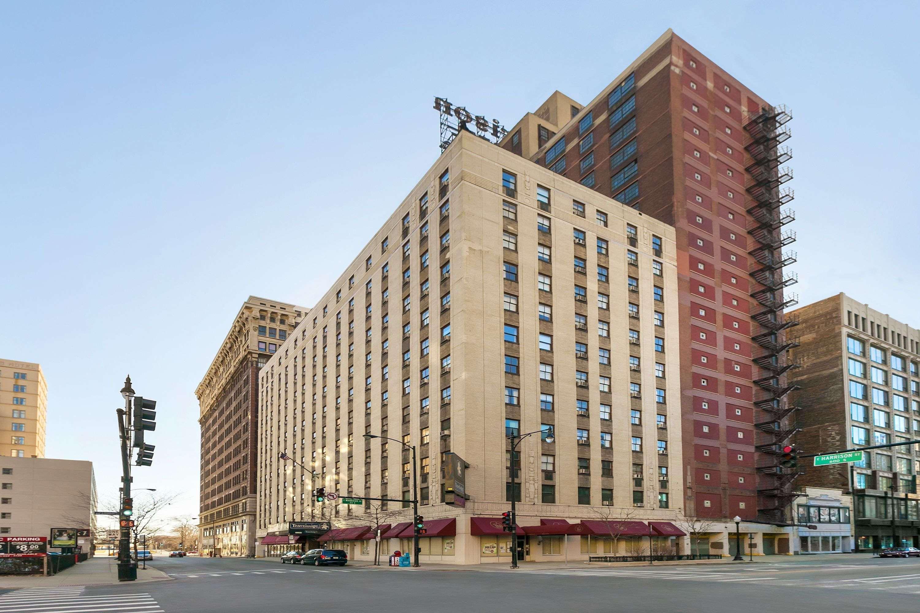 Vista da fachada Travelodge by Wyndham Downtown Chicago
