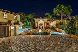 Exclusive Holiday Villa With Private Pool and Beachfront Location, Cabo San Lucas Villa 1018