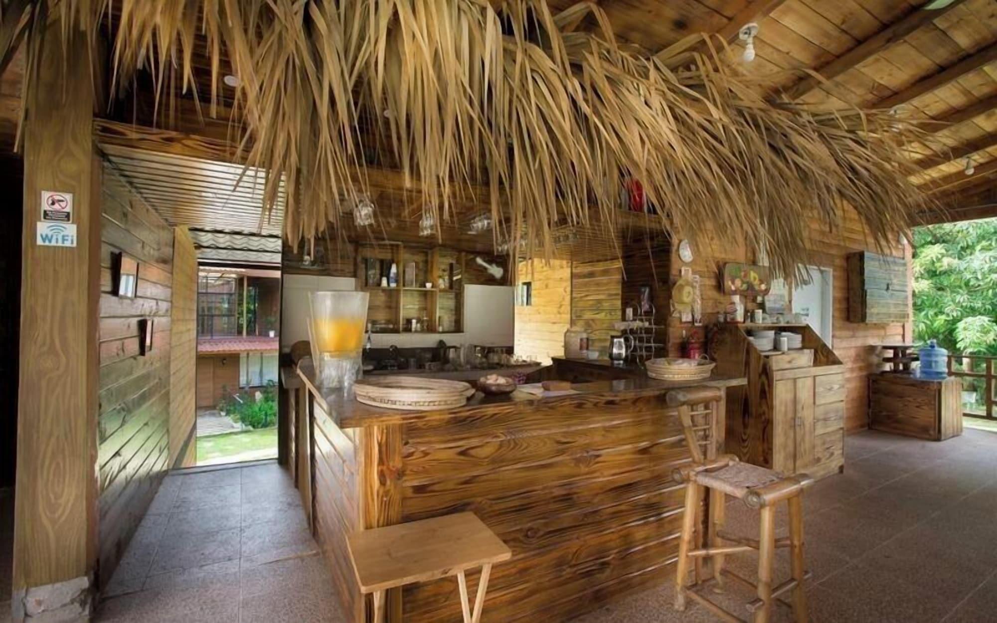 Bar/Salón Helpa Eco Cabins