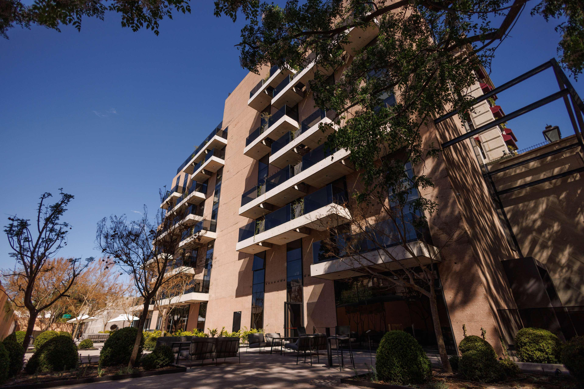Vista Exterior Hualta Hotel Mendoza, Curio Collection By Hilton