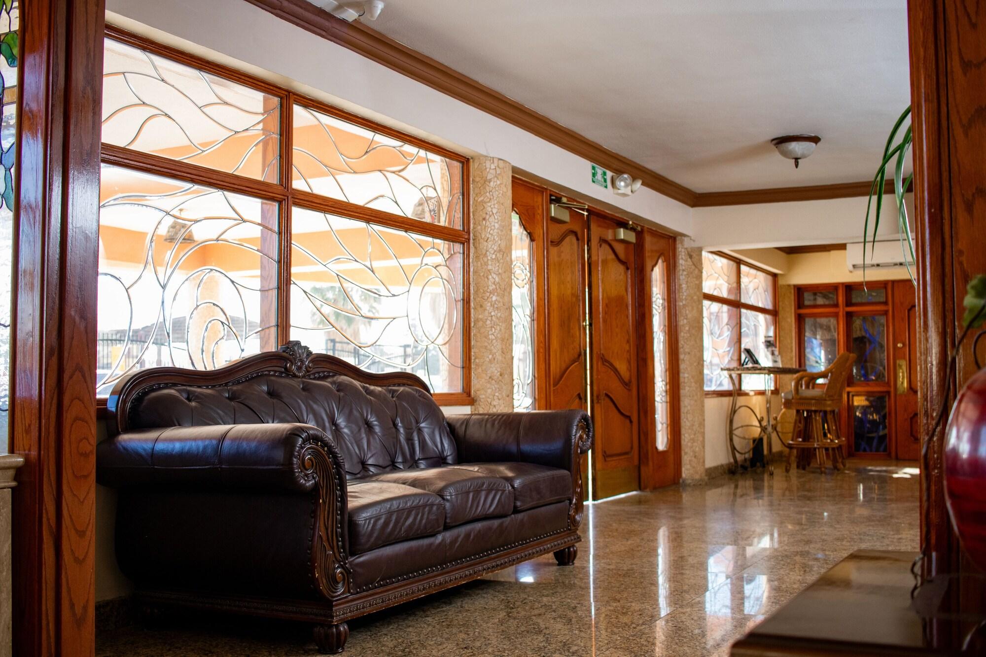 Comodidades del Alojamiento Los Cedros Hotel Inn Ciudad Juárez