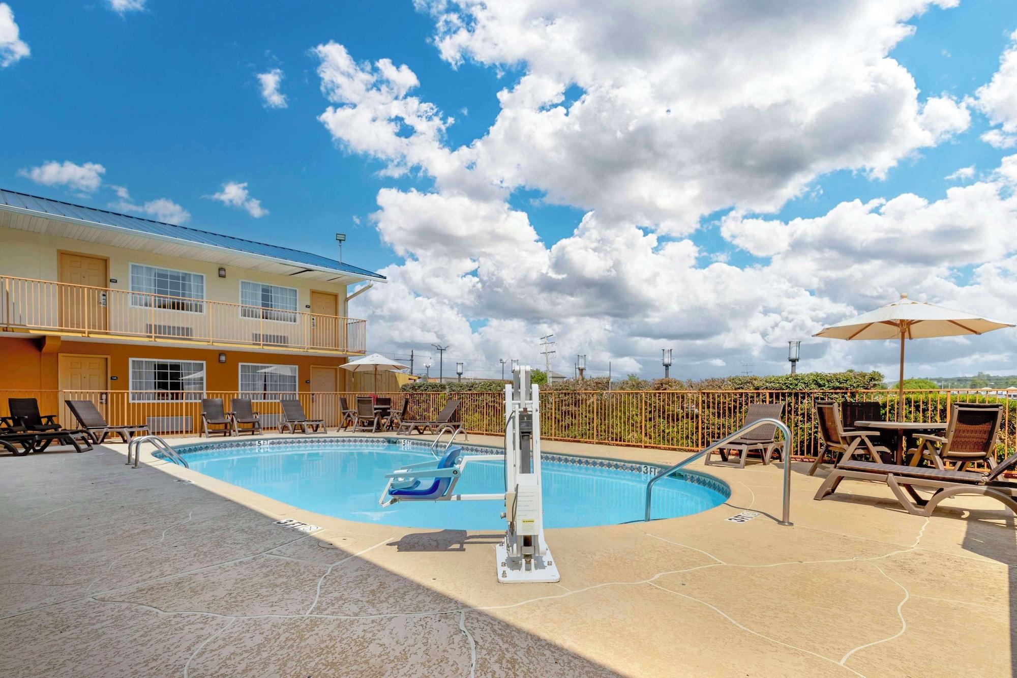 Vista Piscina Best Western Van Buren Inn