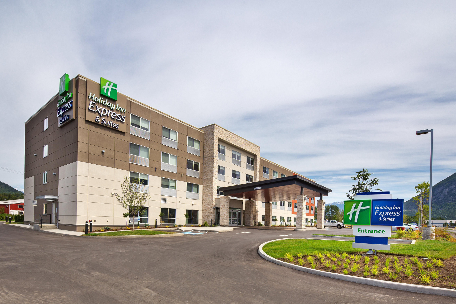 Vista Exterior Holiday Inn Express & Suites Terrace by IHG