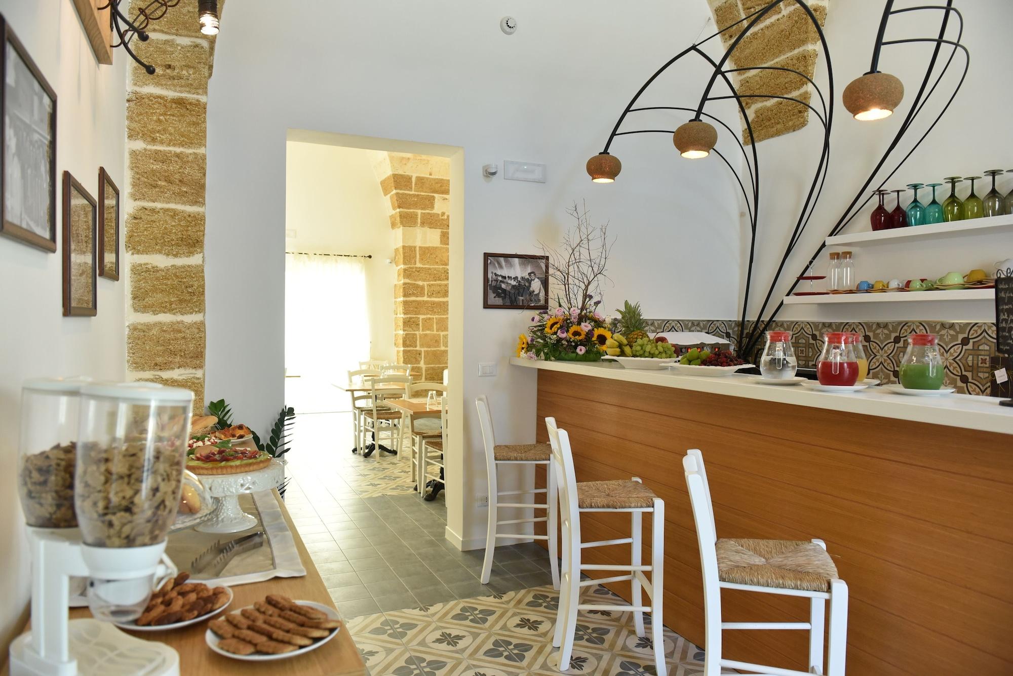 Bar/Salón Tobacco Suite