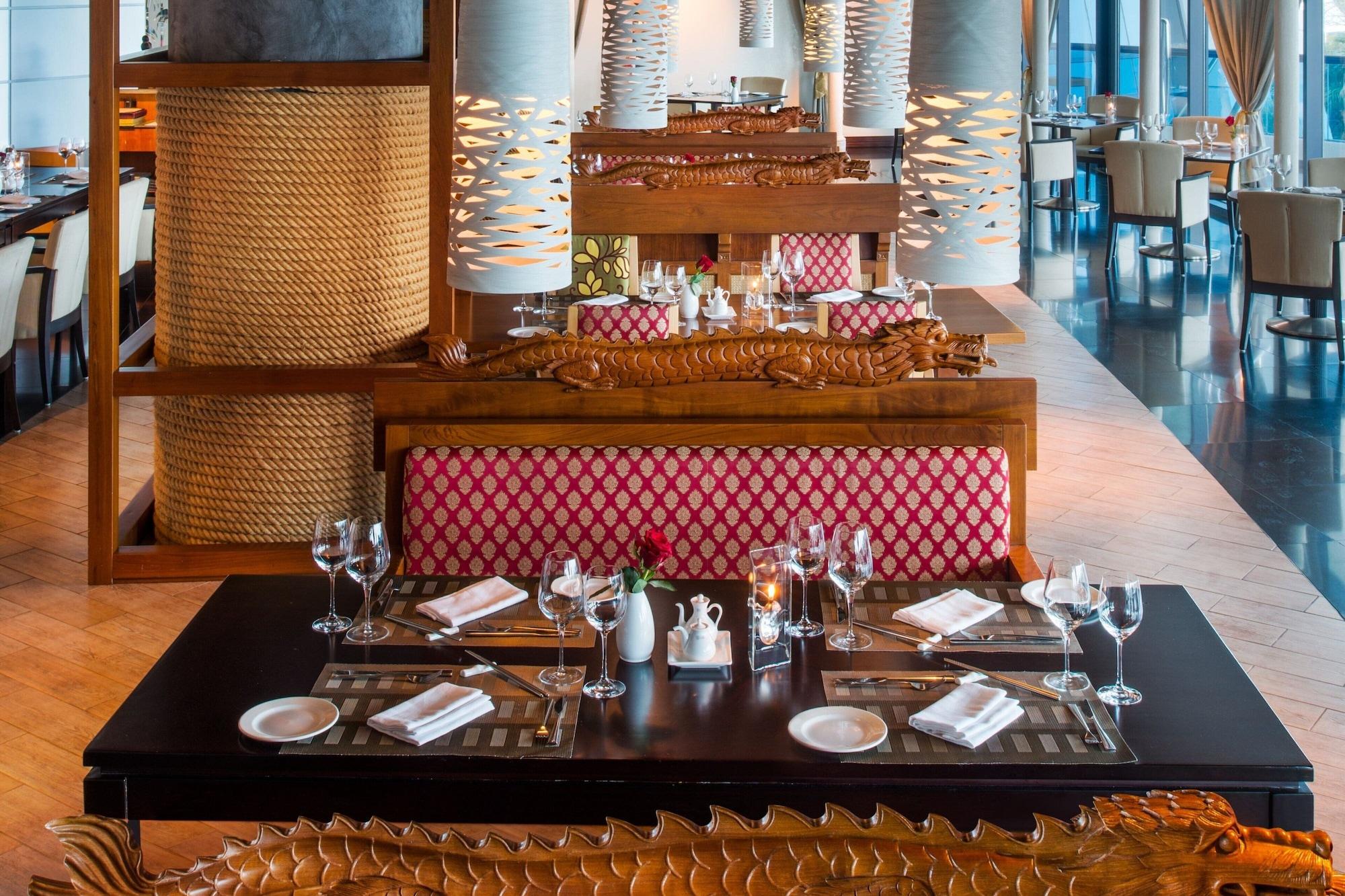 Restaurant Le Meridien Al Aqah Beach Resort