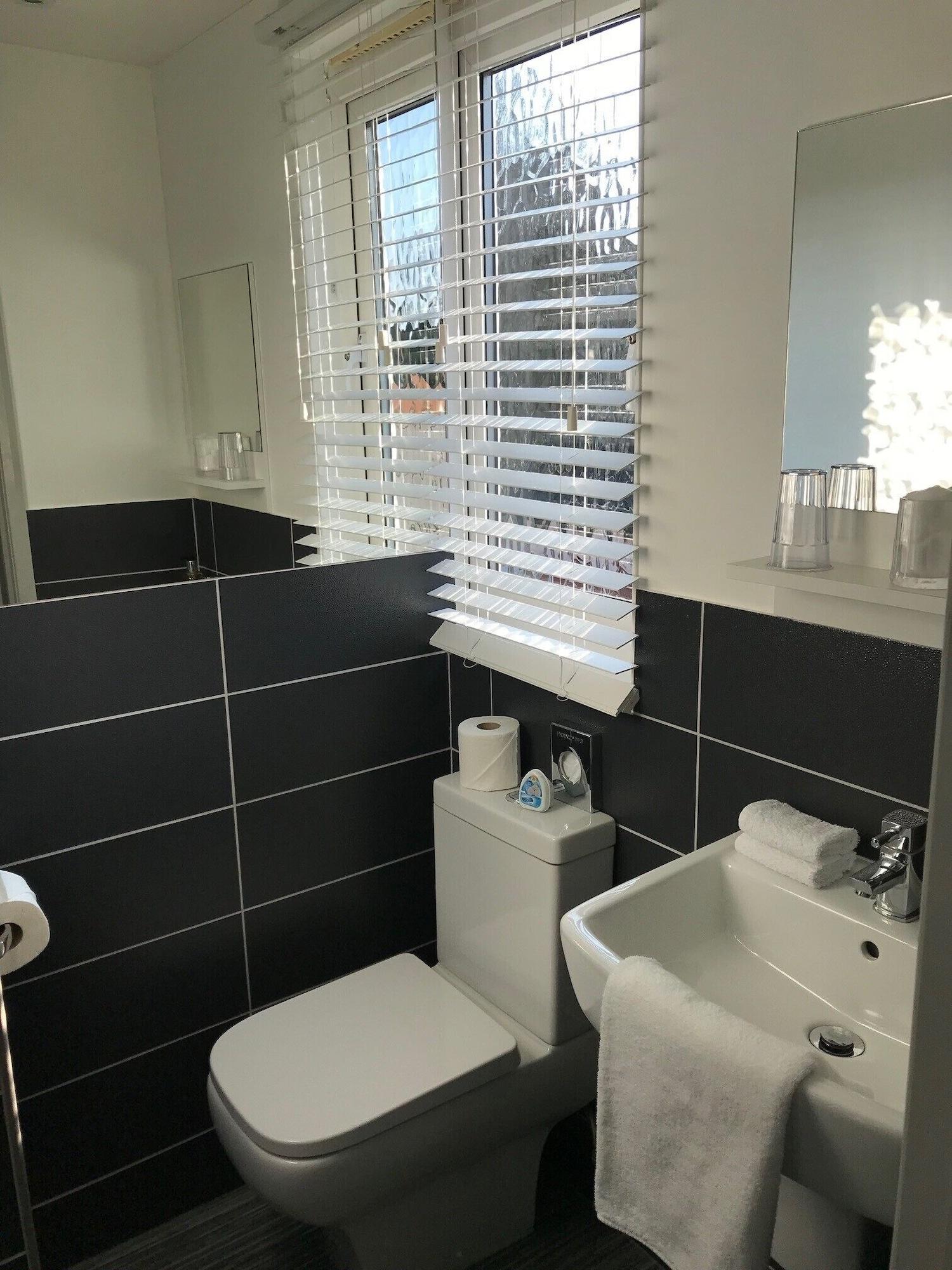 Equipamiento de Habitación Amarillo