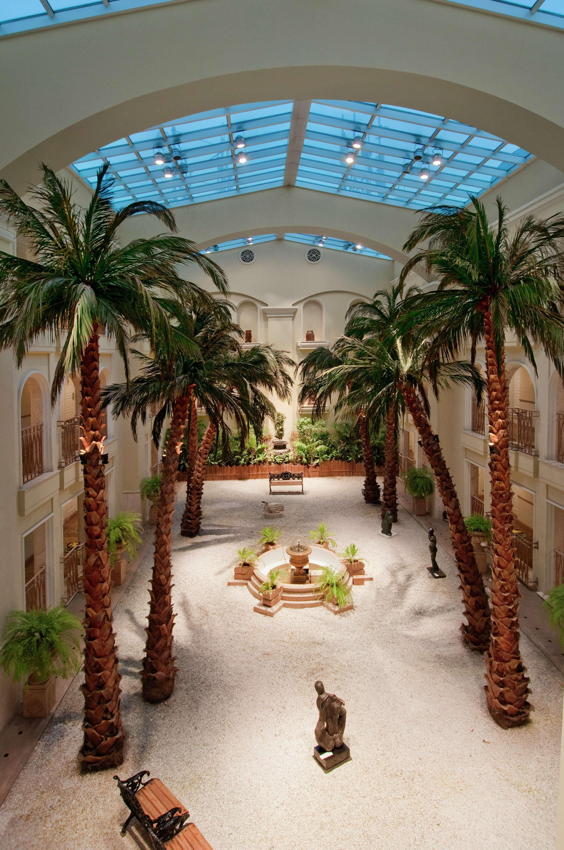 Vista Lobby Hilton Mumbai International Airport