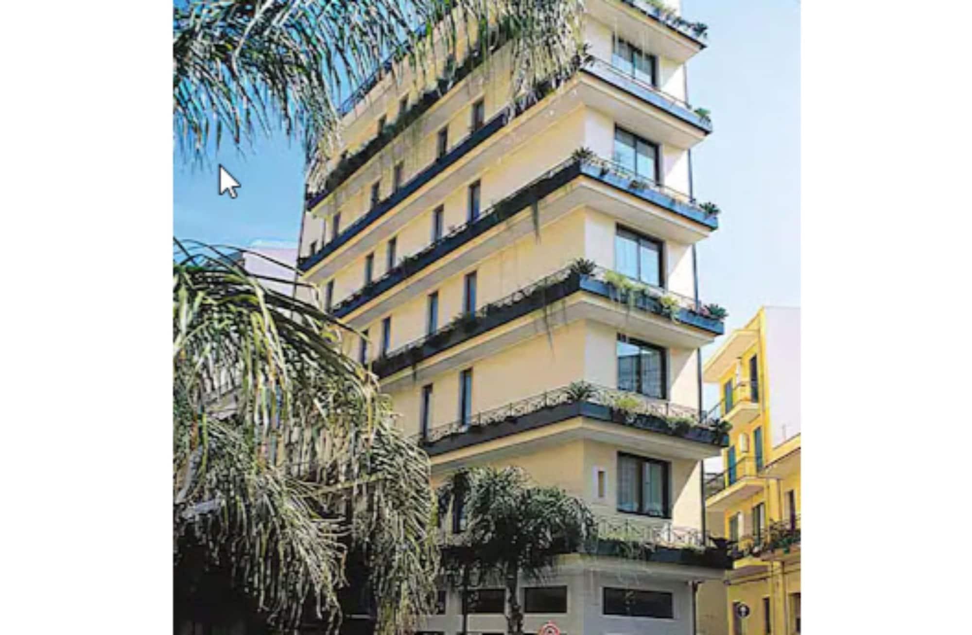 Vista Exterior Hotel Colonna