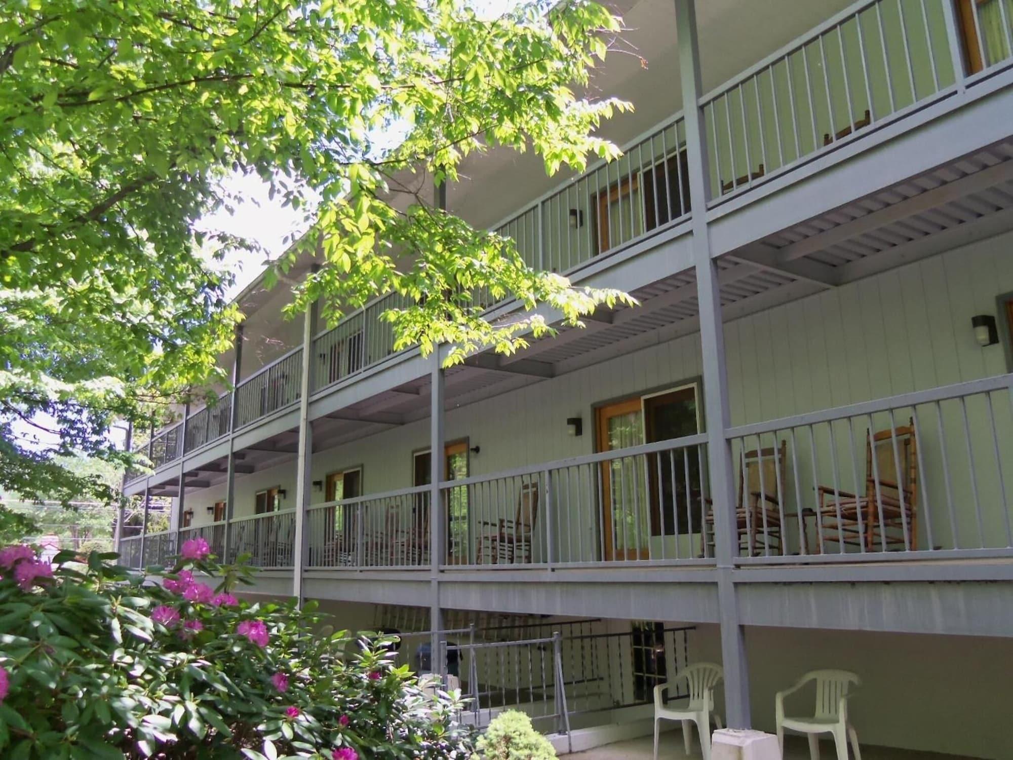 Vista Exterior Four Seasons Inn