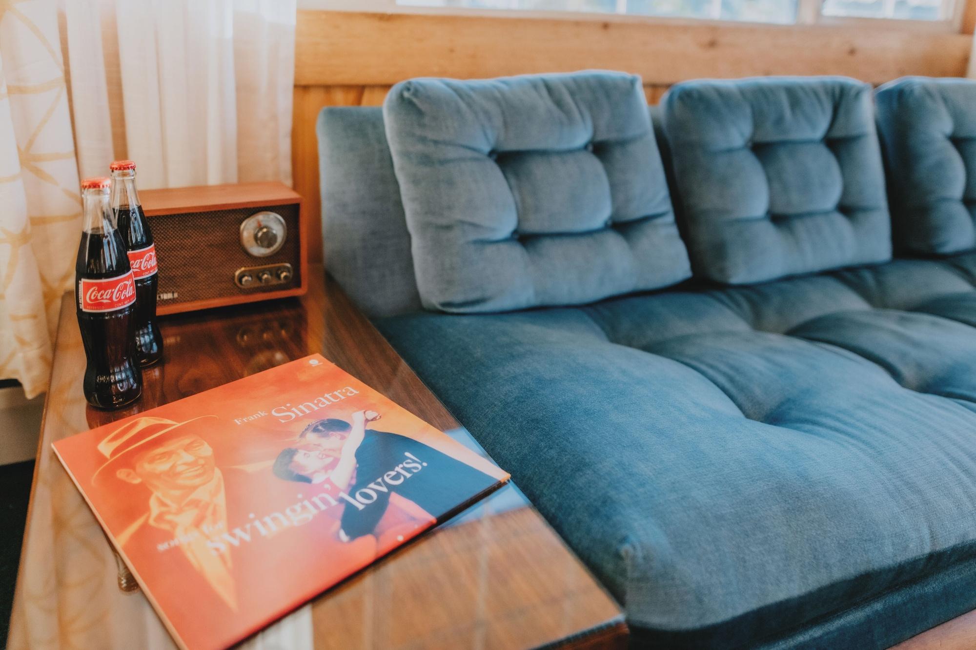 Vista Lobby The Sapphire Motel