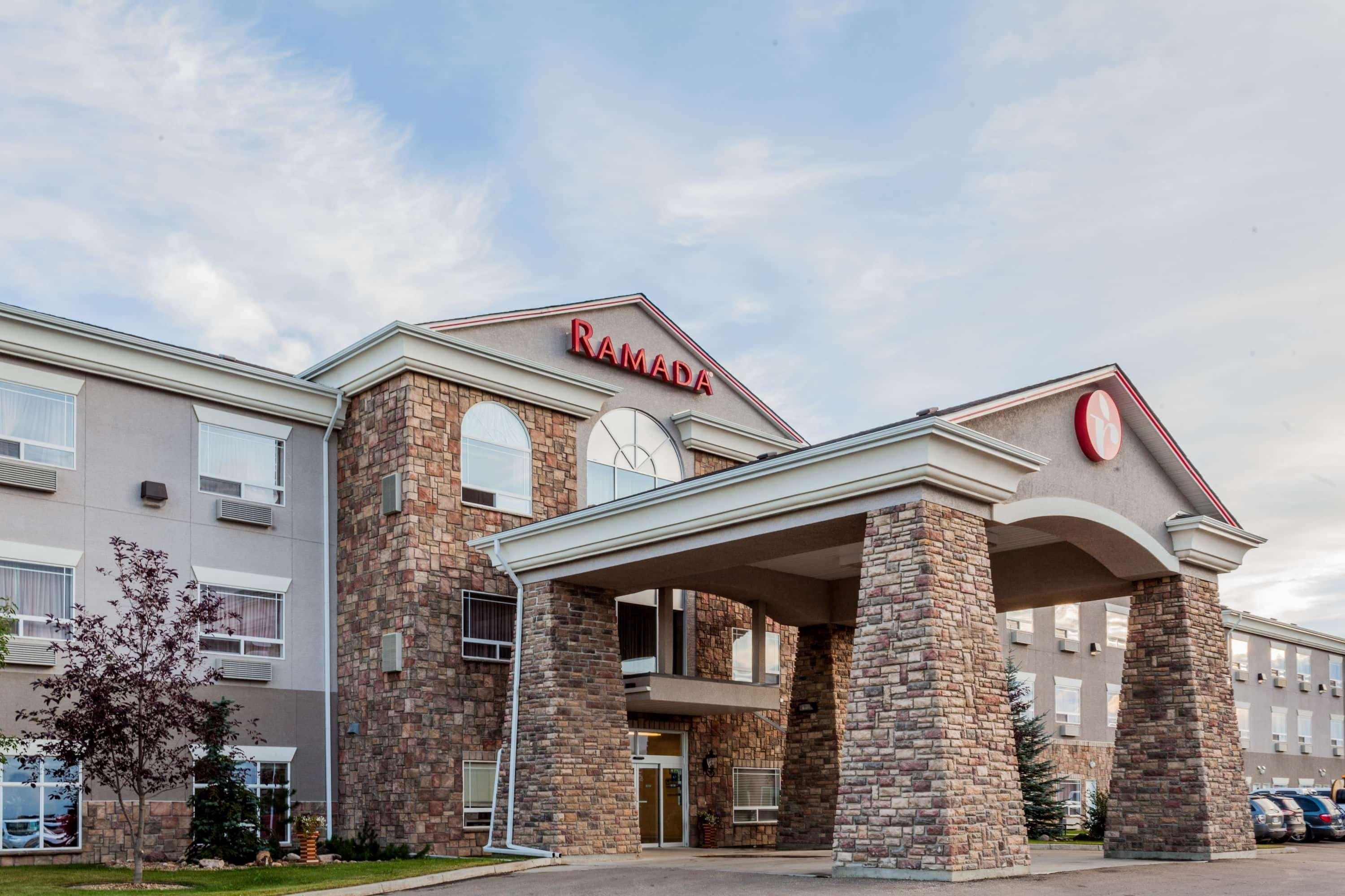 Vista Exterior Ramada by Wyndham Westlock