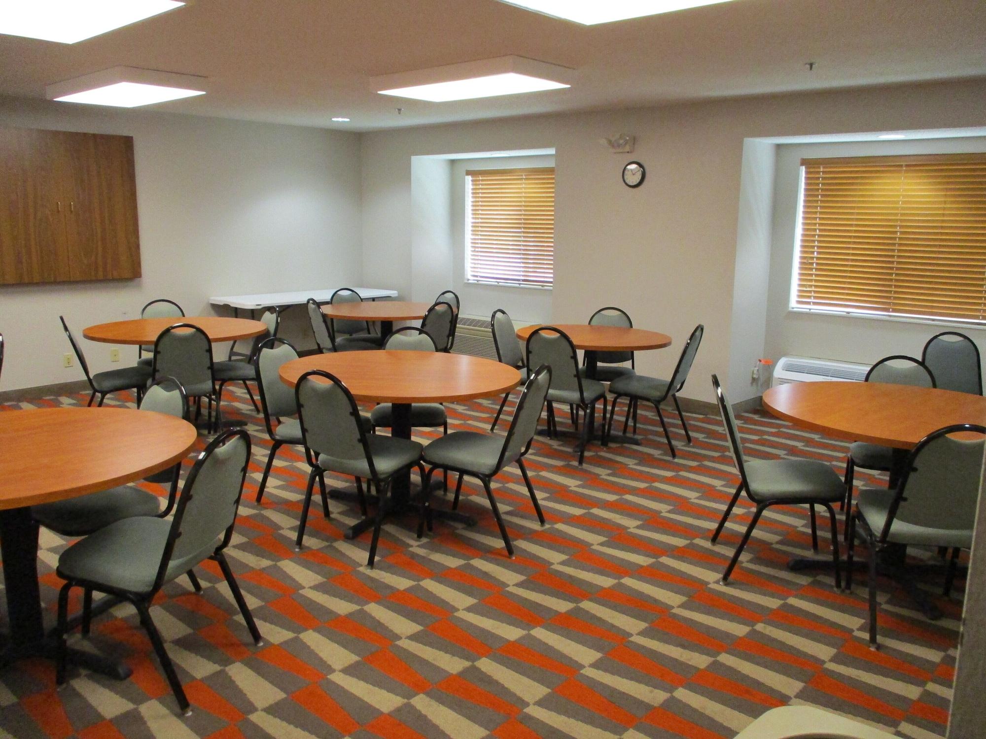 Sala de Reuniones Microtel Inn & Suites by Wyndham New Ulm