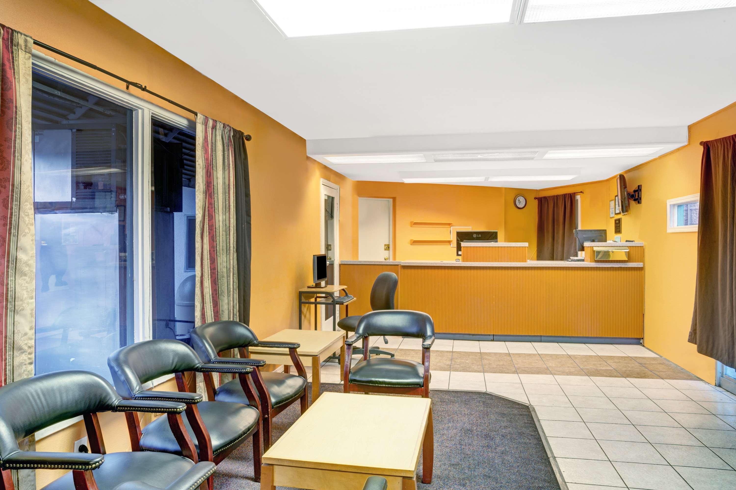 Vista Lobby Travelsuites Inn