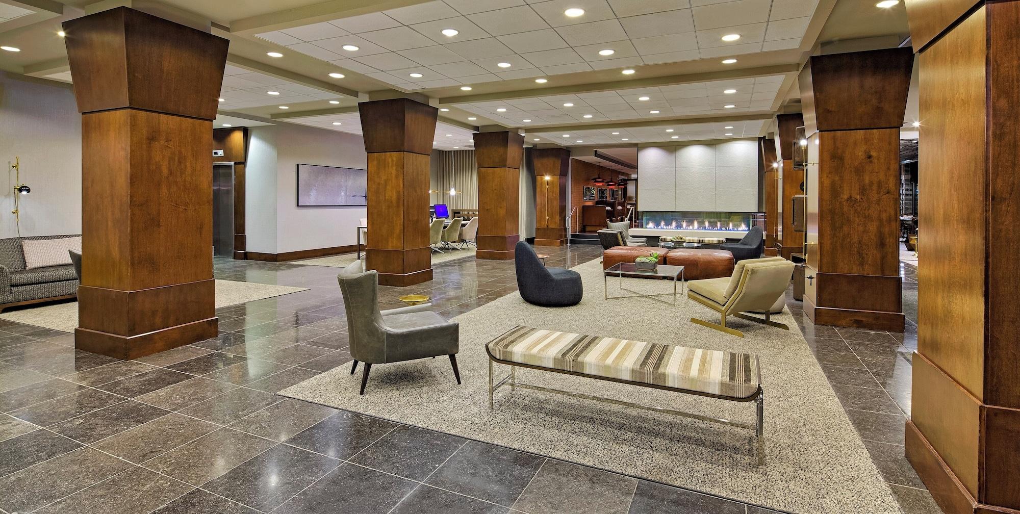 Vista Lobby Crowne Plaza Chicago West Loop by IHG