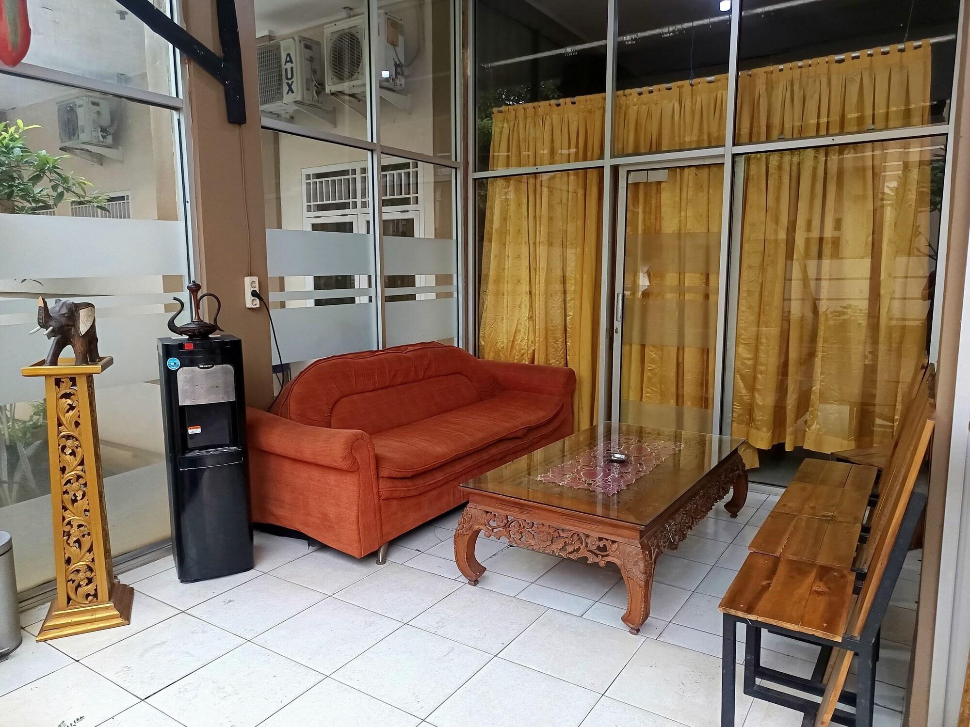 Vista Lobby Four Hostel Bandar Lampung