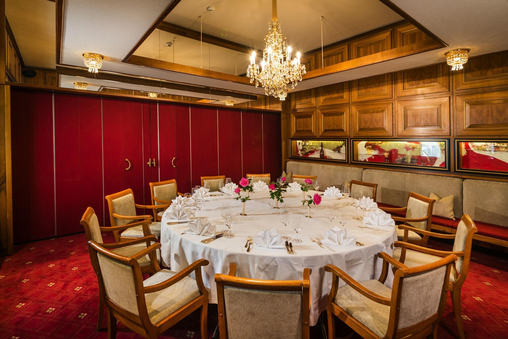 Restaurant Parkhotel Graz - Traditional Luxury