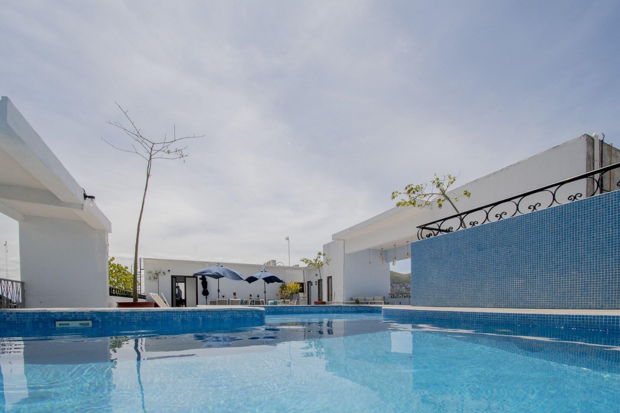 Vista Piscina Suites de la  Parra