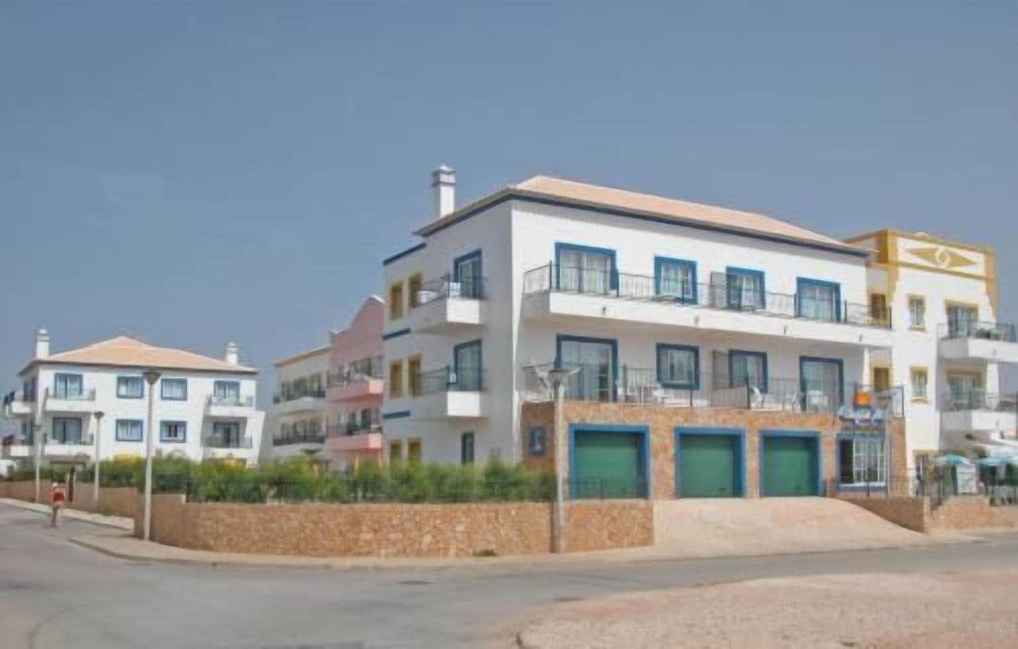 Vista Exterior Alagoa Azul Apartments