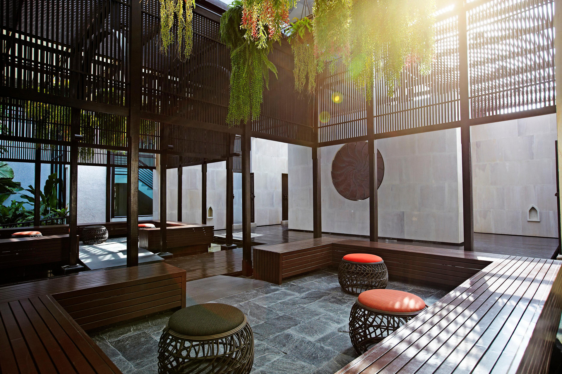 Vista Lobby Sareeraya Villas & Suites