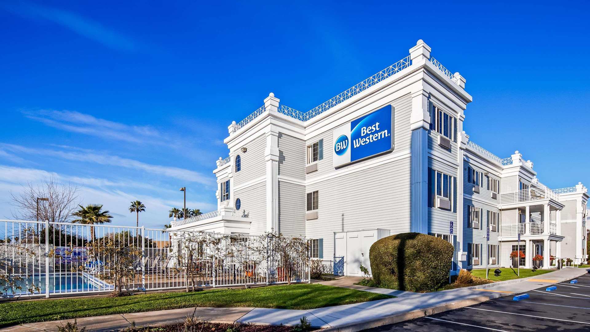 Vista Exterior Best Western Capital City Inn