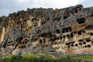 Actividad - Un día en la naturaleza: Tumbas antiguas de Otuzco y jardín Hortensia