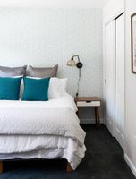 Alquiler Vacacional - Rocky Bay is a waterfront home with dock, float & beach and sleeps 12.