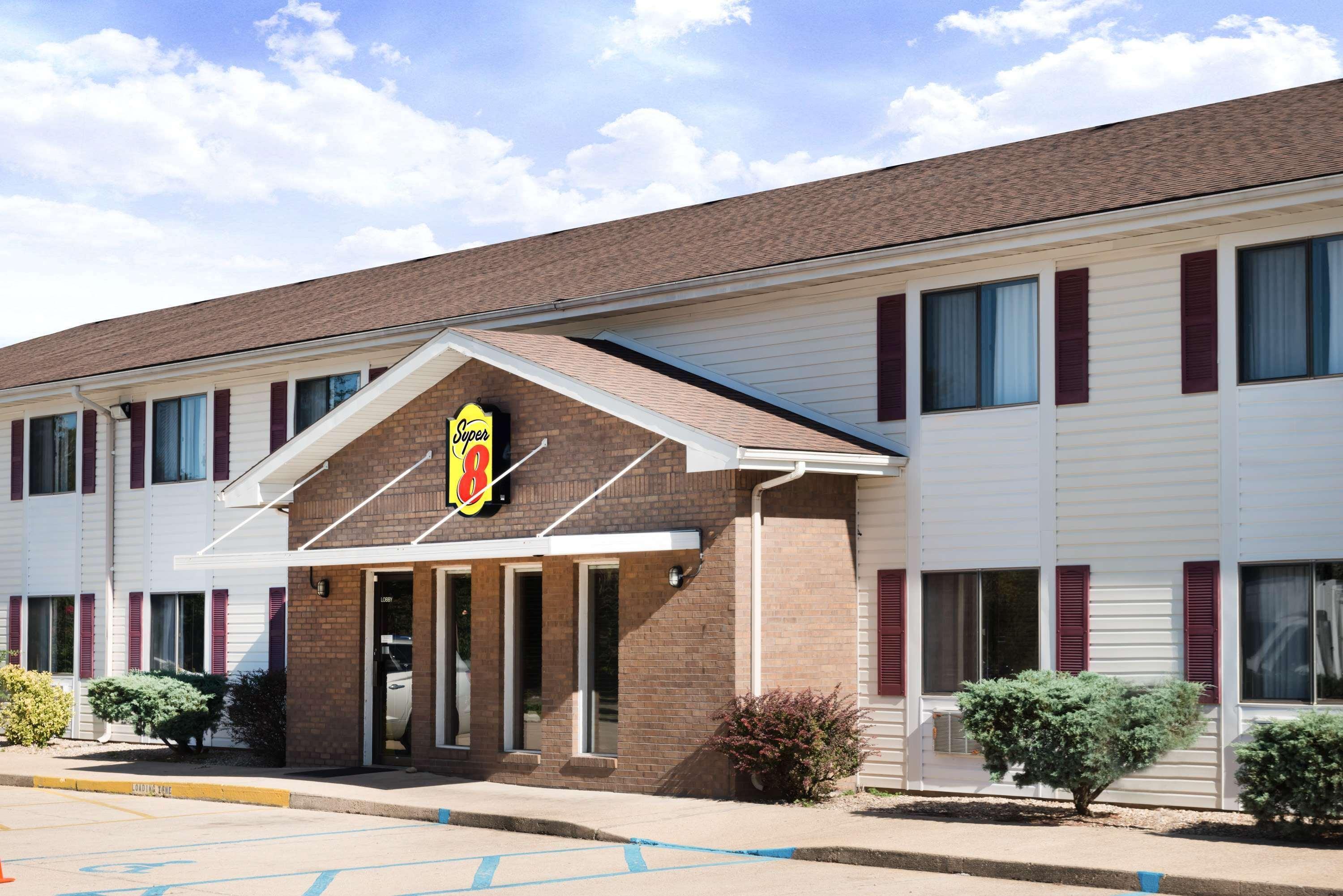 Vista Exterior Super 8 by Wyndham West Plains