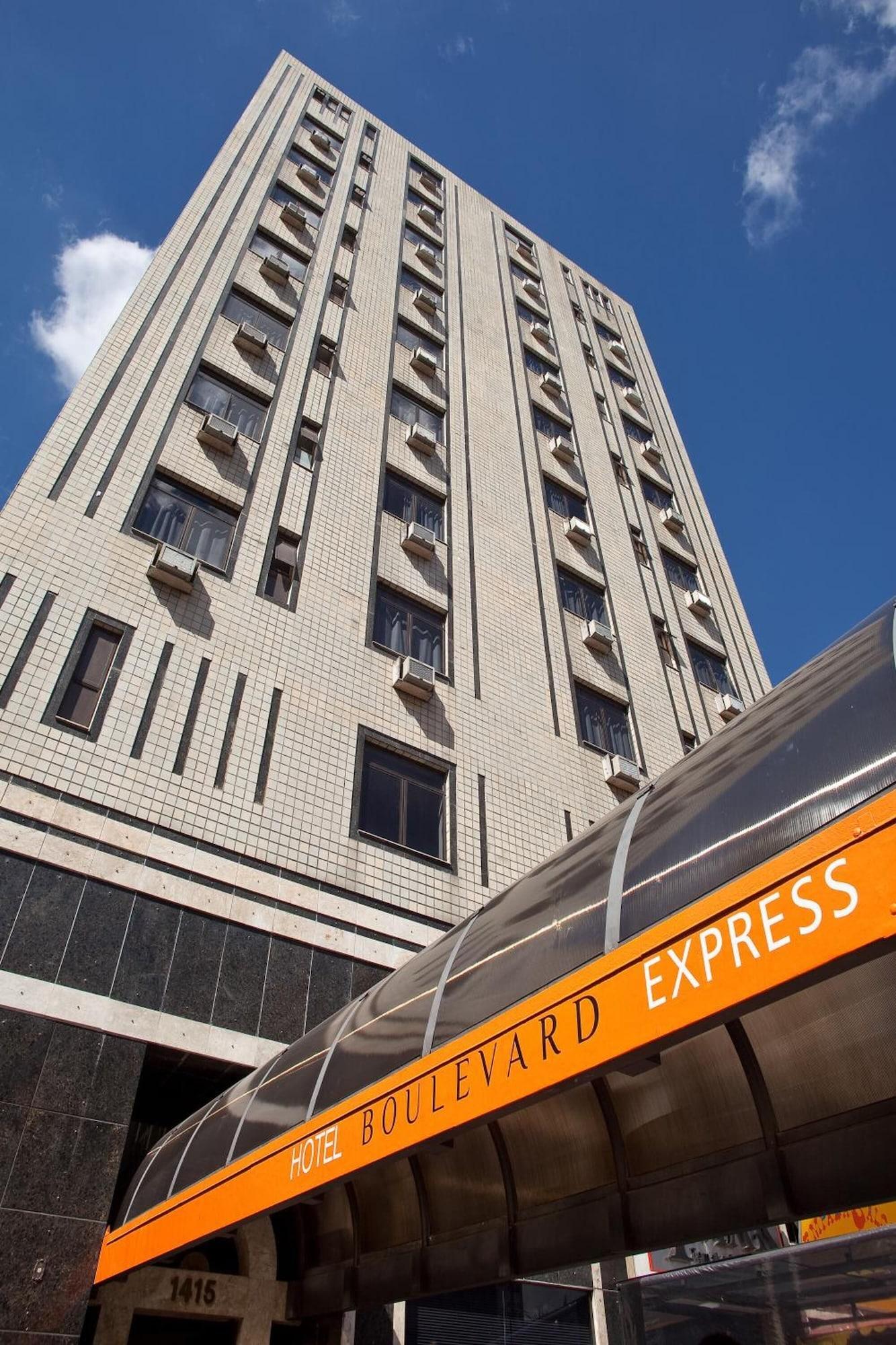 Vista Exterior Hotel Boulevard Express