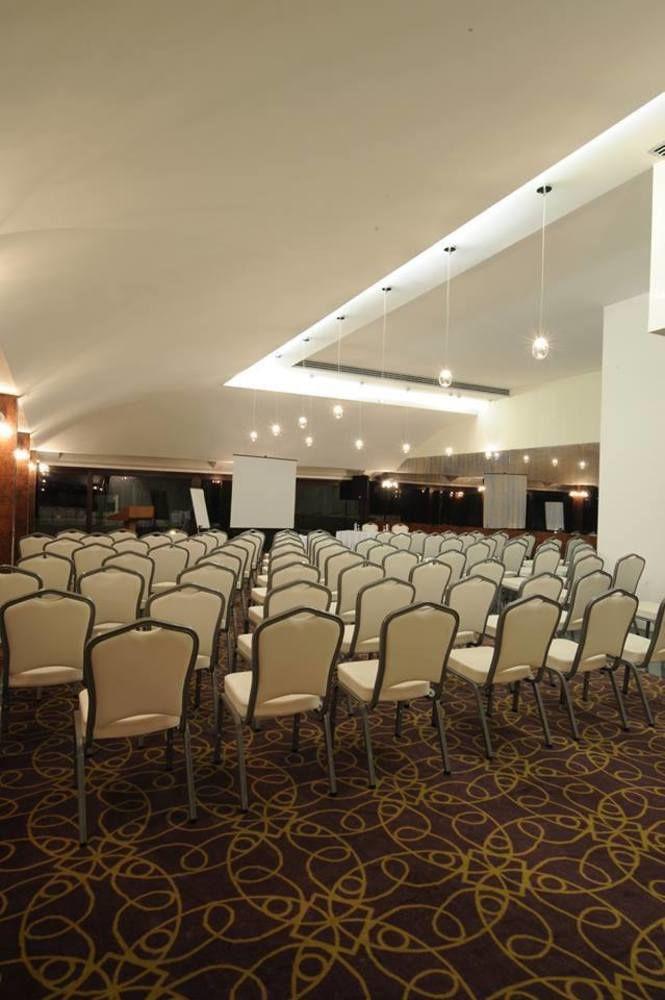 Instalaciones Recreativas Burçman Hotel