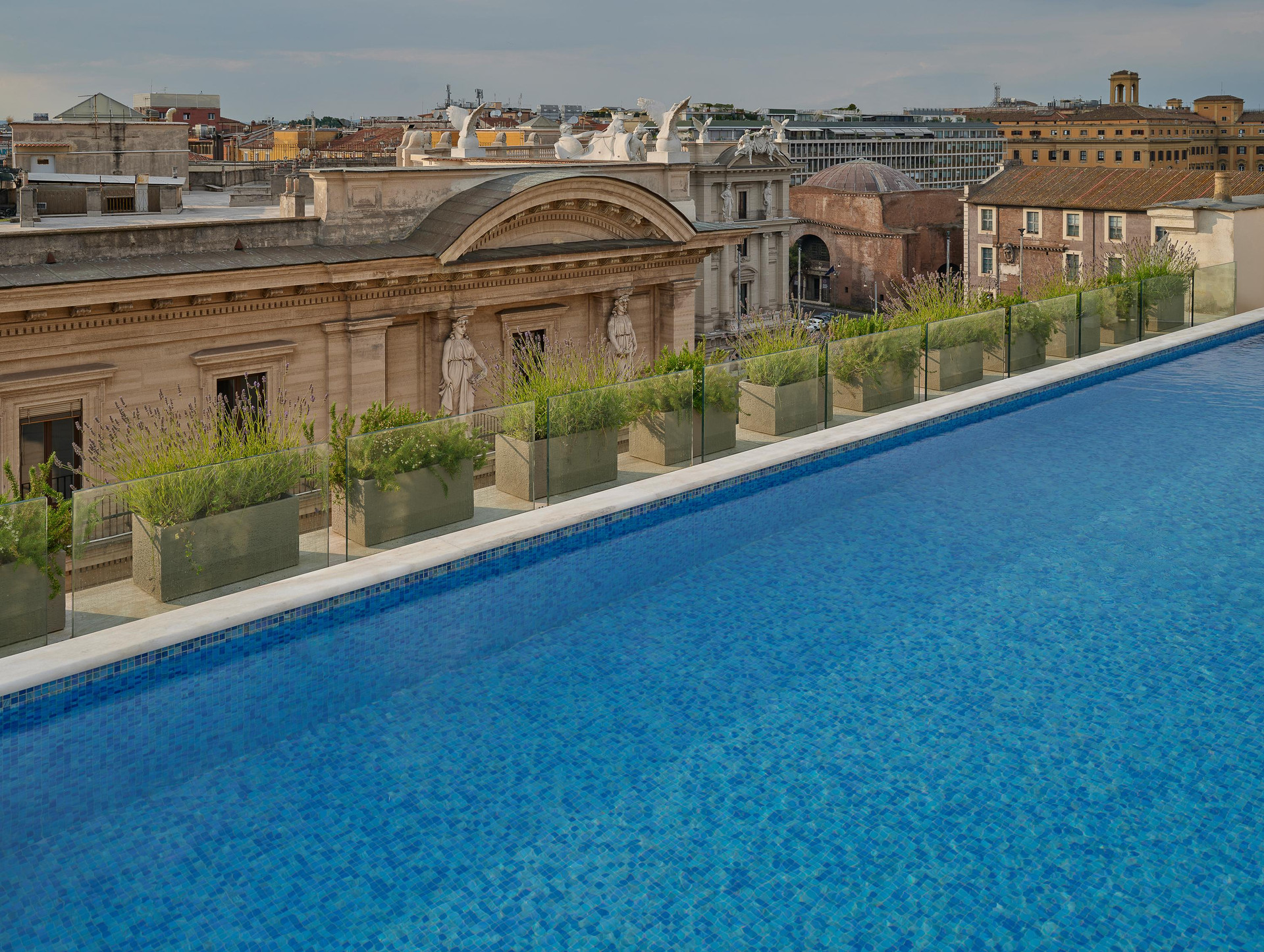 Vista Piscina Anantara Palazzo Naiadi Rome Hotel - A Leading Hotel of the World