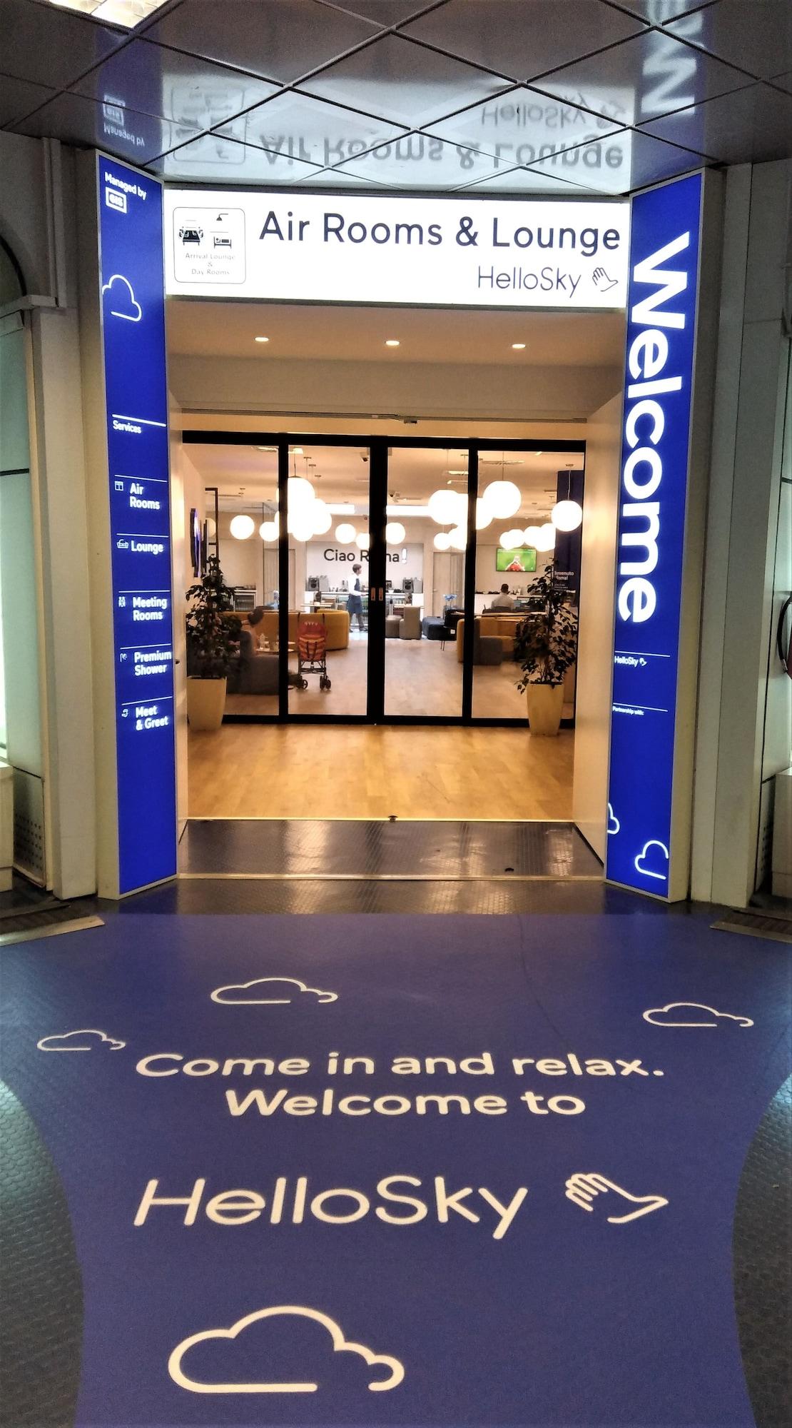 Vista Exterior Air Rooms Rome Airport by HelloSky