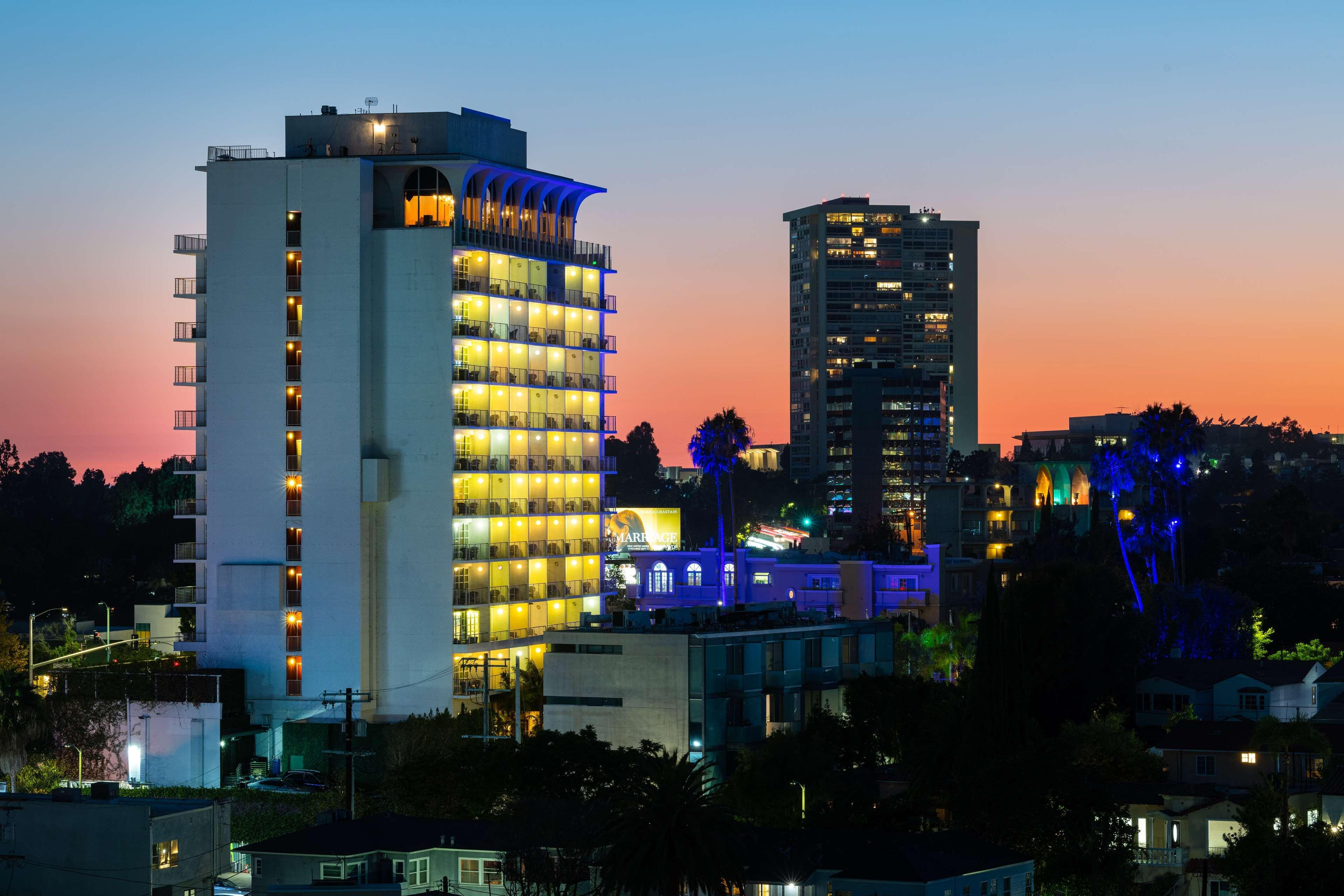Vista Exterior Cameo Beverly Hills